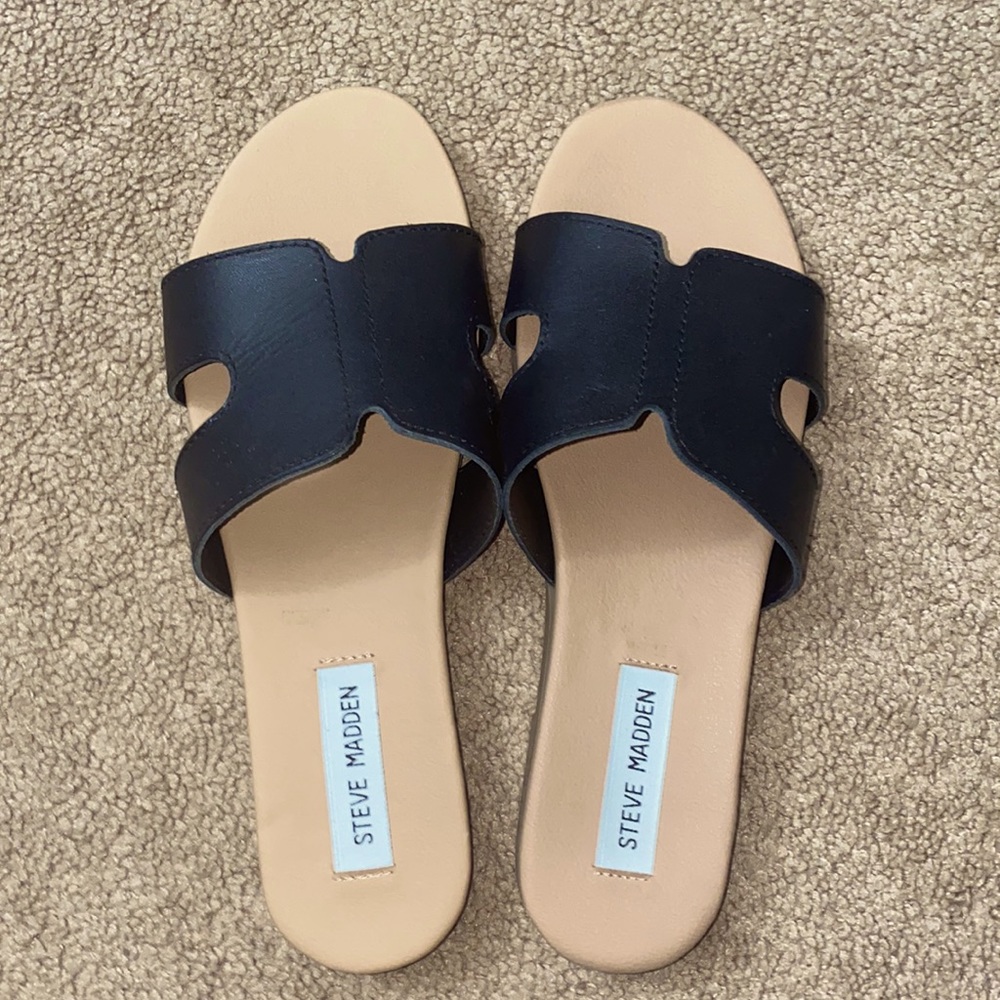 NWT leather Steve Madden Sandals, as 8